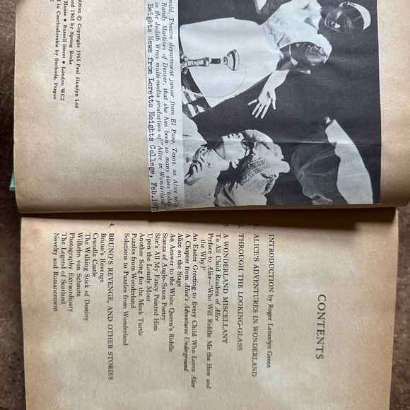 Vintage 1965 The Works of Lewis Carroll with Alice in Wonderland newspaper clips - Picture 4 of 9
